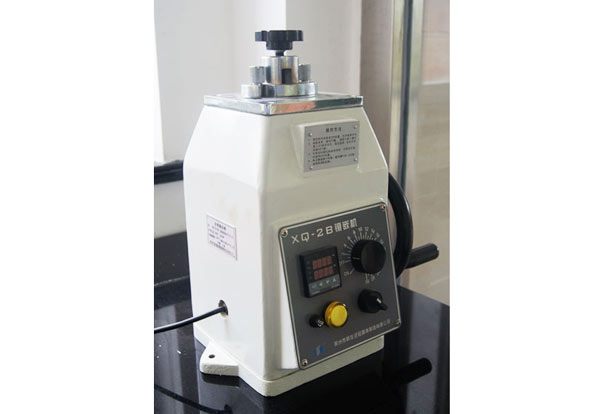 Metallographic pointing machine